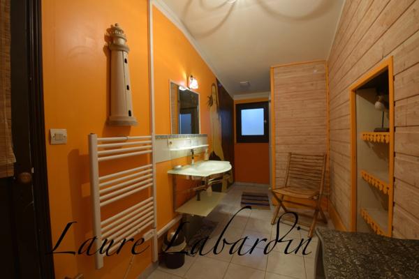 Domaine à vendre comprenant, une maison, des chambres d'hôtes et 2 appartements sur plus d'un hectare à SAINTE BAZEILLE (47)