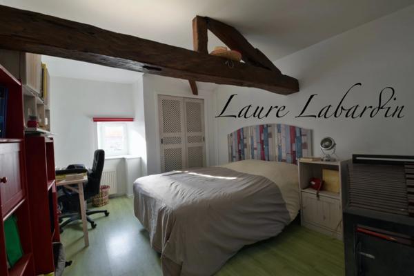 Domaine à vendre comprenant, une maison, des chambres d'hôtes et 2 appartements sur plus d'un hectare à SAINTE BAZEILLE (47)