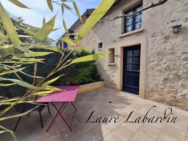 Domaine à vendre comprenant, une maison, des chambres d'hôtes et 2 appartements sur plus d'un hectare à SAINTE BAZEILLE (47)