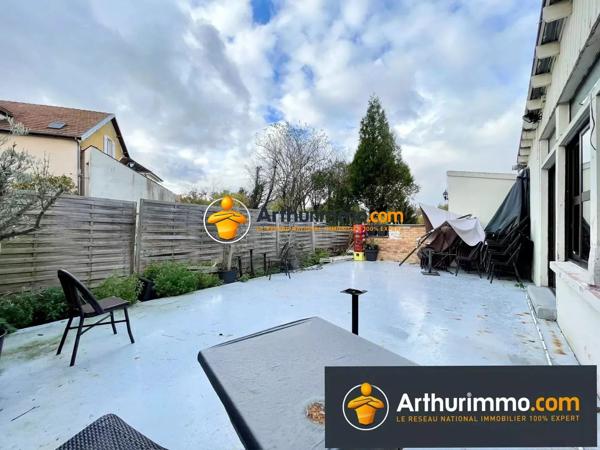 Vente                                                      Immeuble
                        
                     9 pièces                      315 m2                     à Coulommiers