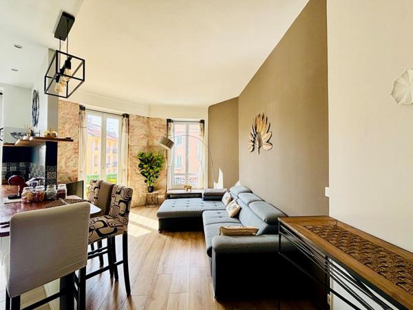 Appartement Nice vieux port 2 pièces 45 m2 avec balcon
