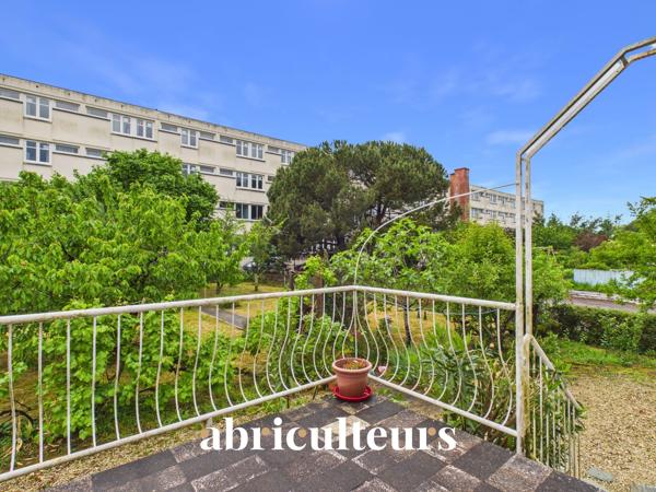 Maison de 77 m² avec garage et jardin Saintes