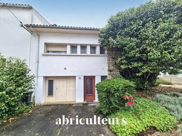Maison de 77 m² avec garage et jardin Saintes