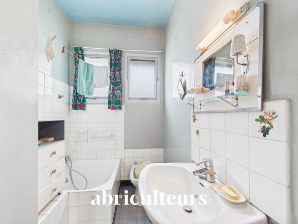Maison de 77 m² avec garage et jardin Saintes