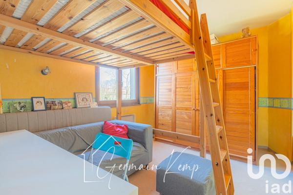 Maison 4 pièces de 90 m² à Genas (69740)