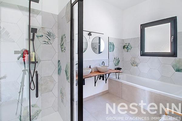 A VENDRE Draguignan Maison contemporaine avec DEPENDANCE, PISCINE, GARAGES