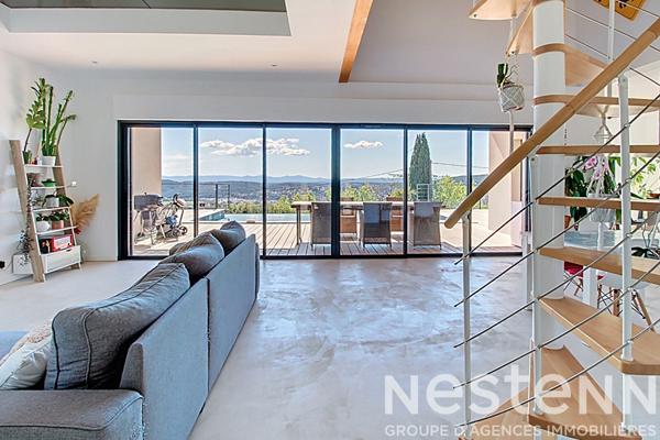 A VENDRE Draguignan Maison contemporaine avec DEPENDANCE, PISCINE, GARAGES