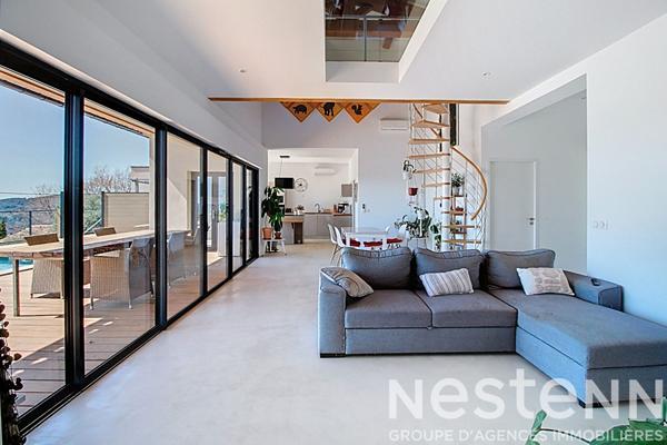 A VENDRE Draguignan Maison contemporaine avec DEPENDANCE, PISCINE, GARAGES