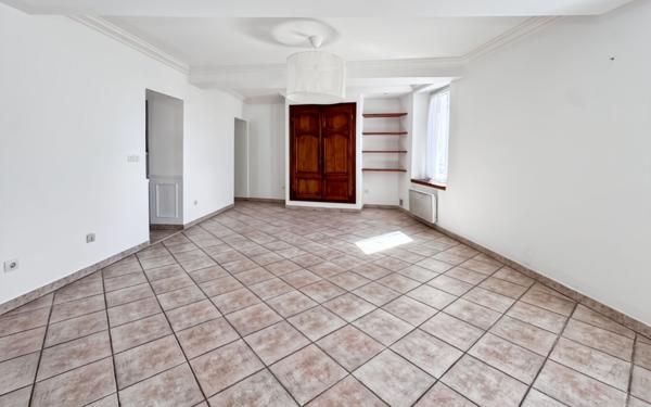 Appartement à vendre    3 pièces • 85 m2 Solliès-Pont