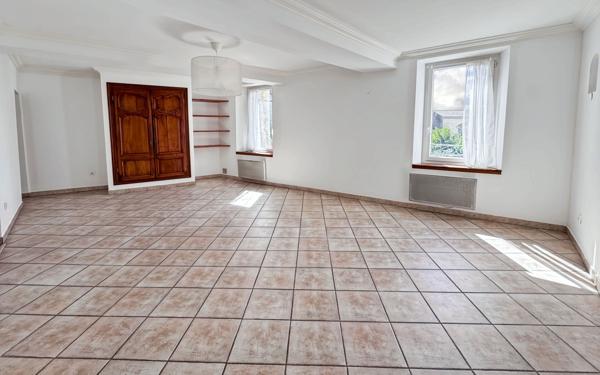Appartement à vendre    3 pièces • 85 m2 Solliès-Pont