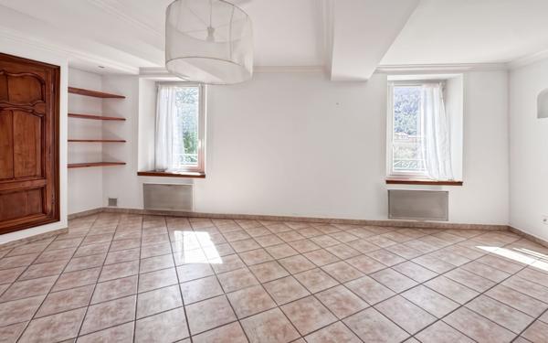 Appartement à vendre    3 pièces • 85 m2 Solliès-Pont