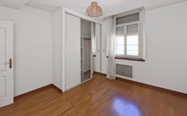 Appartement à vendre    3 pièces • 85 m2 Solliès-Pont