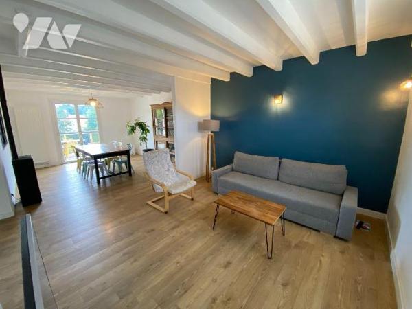 LES HERBIERS - Maison sur sous-sol entièrement rénovée offrant 170 m² habitables sur 2 niveaux ...