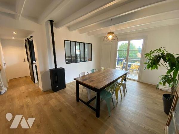 LES HERBIERS - Maison sur sous-sol entièrement rénovée offrant 170 m² habitables sur 2 niveaux ...