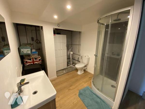 LES HERBIERS - Maison sur sous-sol entièrement rénovée offrant 170 m² habitables sur 2 niveaux ...