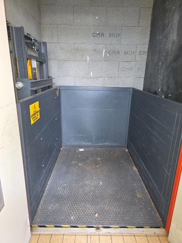 Local d'activité Tours 700 m2