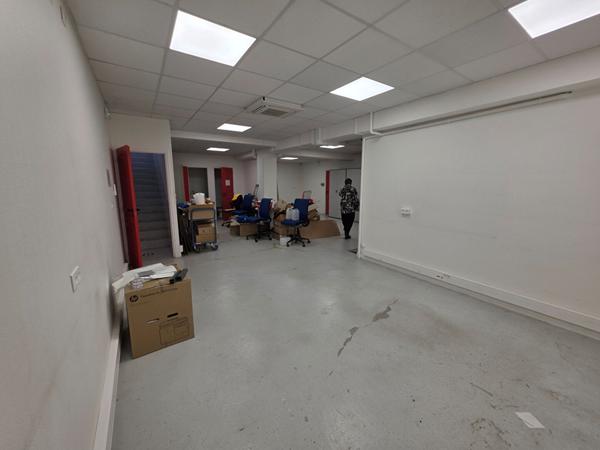 Local d'activité Tours 700 m2