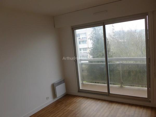 Location                                                      Appartement
                        
                     3 pièces                      74 m2                     à Châtenay-Malabry