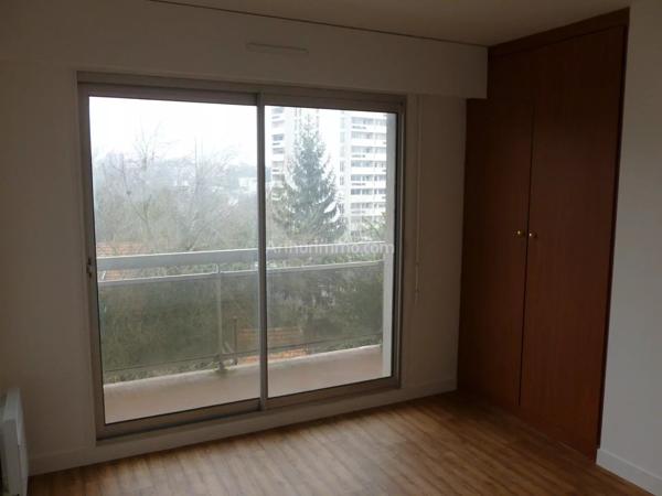 Location                                                      Appartement
                        
                     3 pièces                      74 m2                     à Châtenay-Malabry