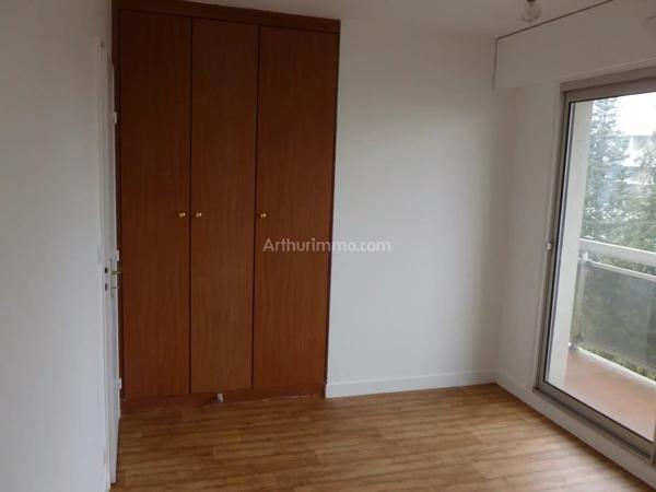 Location                                                      Appartement
                        
                     3 pièces                      74 m2                     à Châtenay-Malabry