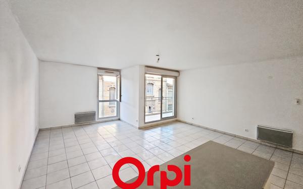 Appartement à vendre    3 pièces • 64 m2 Marseille 3