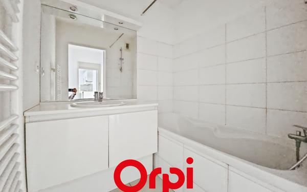 Appartement à vendre    3 pièces • 64 m2 Marseille 3