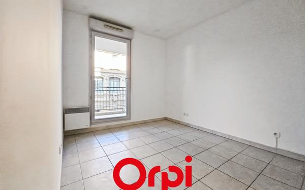Appartement à vendre    3 pièces • 64 m2 Marseille 3