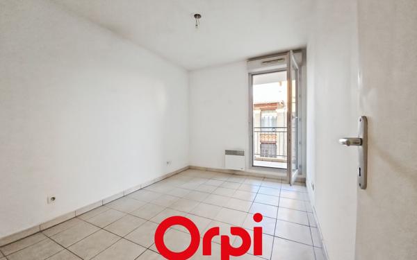 Appartement à vendre    3 pièces • 64 m2 Marseille 3