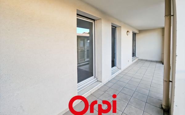 Appartement à vendre    3 pièces • 64 m2 Marseille 3