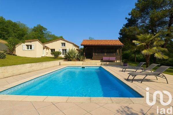 Maison 6 pièces de 145 m² à Hagetmau (40700)