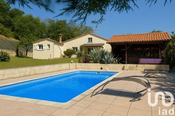 Maison 6 pièces de 145 m² à Hagetmau (40700)