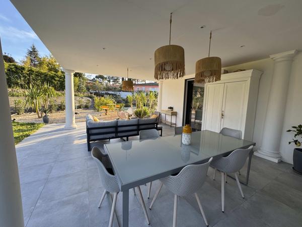 Peymeinade (06530) MOUGINS Villa d’exception à deux pas du centre-ville de PEYMEINADE