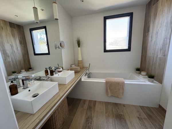 Peymeinade (06530) MOUGINS Villa d’exception à deux pas du centre-ville de PEYMEINADE