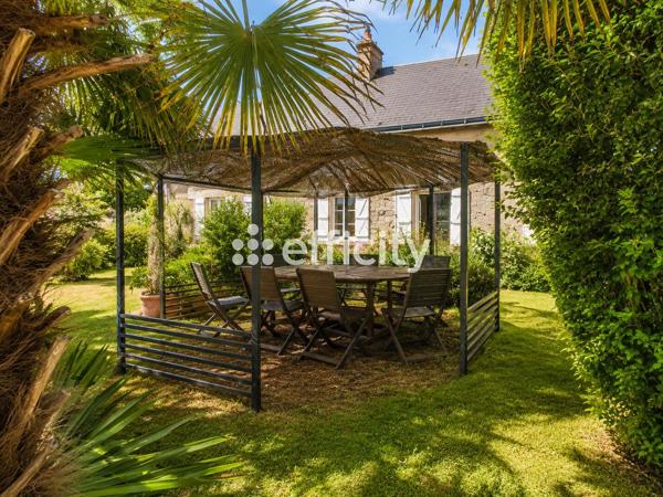 Maison
         7 pièces
        - 153 m² 369 600 € *