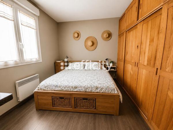 Maison
         7 pièces
        - 153 m² 369 600 € *