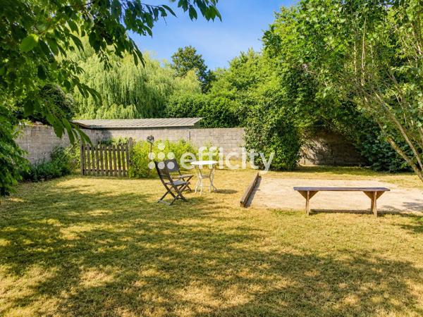 Maison
         7 pièces
        - 153 m² 369 600 € *