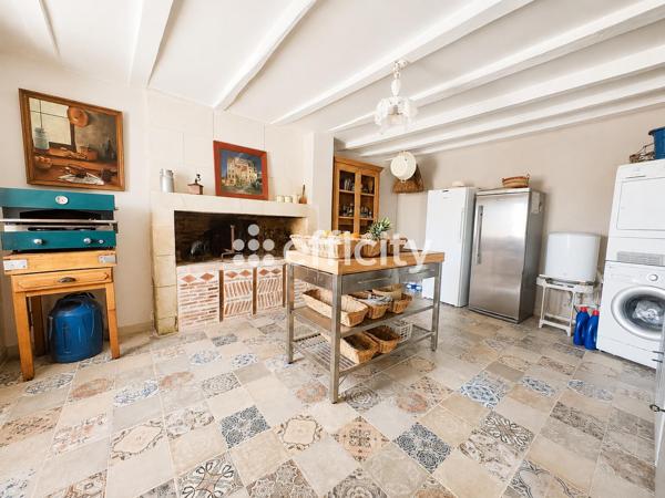 Maison
         7 pièces
        - 153 m² 369 600 € *