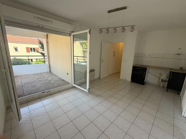 T2 33 m² avec terrasse et stationnement - Marseille 12 ème