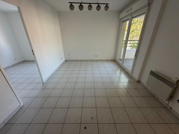 T2 33 m² avec terrasse et stationnement - Marseille 12 ème