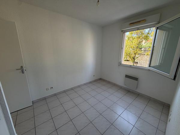 T2 33 m² avec terrasse et stationnement - Marseille 12 ème