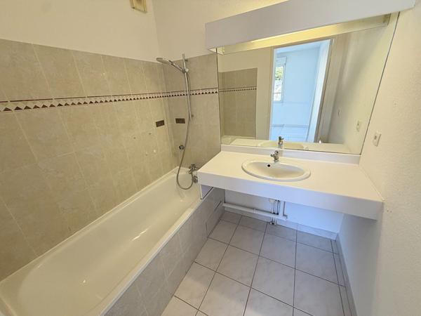 T2 33 m² avec terrasse et stationnement - Marseille 12 ème