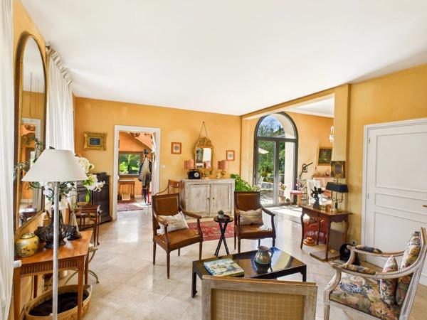 Grande maison Charentaise – 9 chambres et fort potentiel