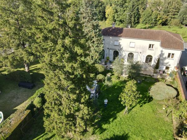 Grande maison Charentaise – 9 chambres et fort potentiel