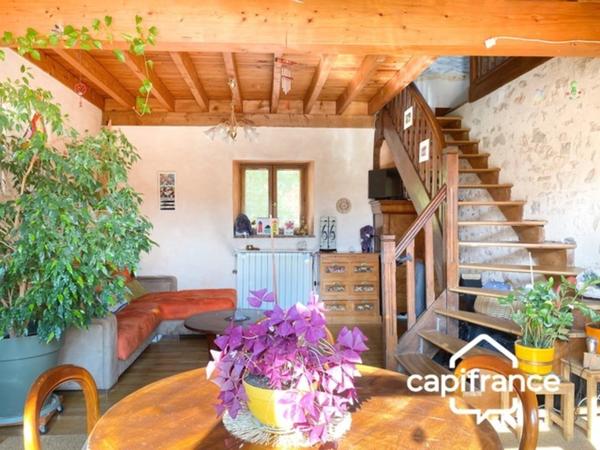 Maison 5 pièces, 115 m2 ,3 ch, dépendance,sur terrain 600 m2 AIX LES BAINS (73) quartier ST SIMON