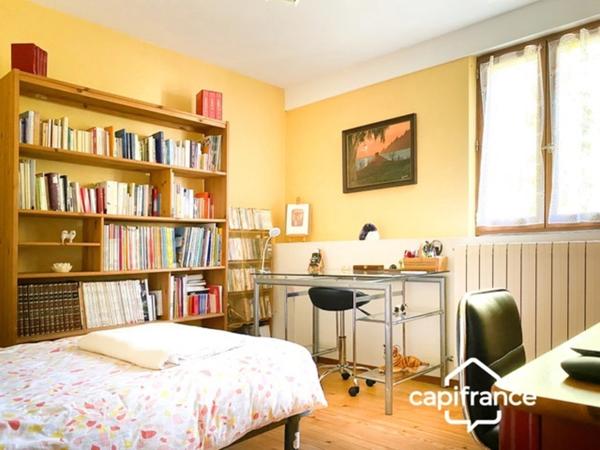 Maison 5 pièces, 115 m2 ,3 ch, dépendance,sur terrain 600 m2 AIX LES BAINS (73) quartier ST SIMON