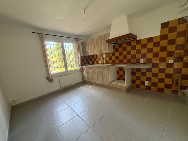 APPARTEMENT EN REZ-DE-CHAUSSEE RENOVE - JARDIN CLOTURE - CLIMATISATION