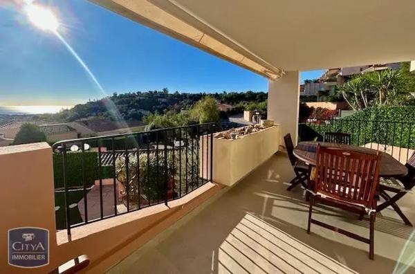 Appartement à louer 3 pièces 79.81m²