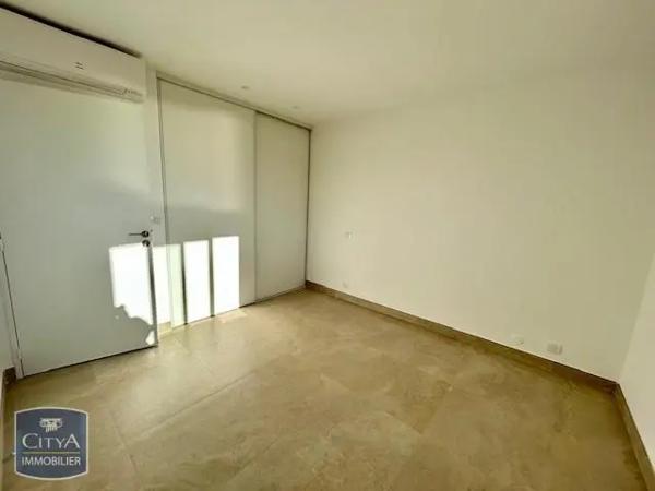 Appartement à louer 3 pièces 79.81m²