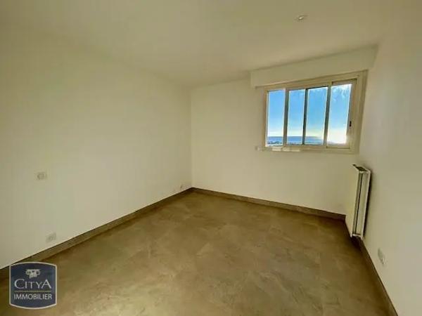 Appartement à louer 3 pièces 79.81m²