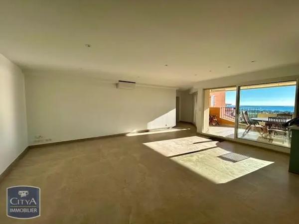 Appartement à louer 3 pièces 79.81m²